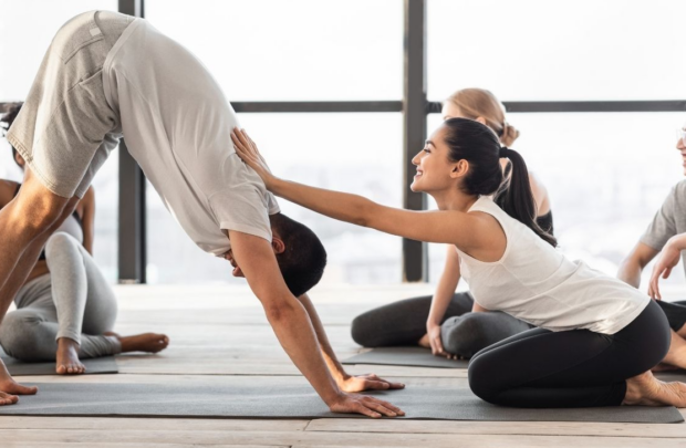 Yoga For Dudes – 6 Things You Must Know Before Your First Yoga Class