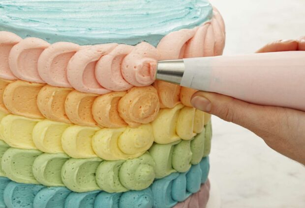 Cake Decorating With Piping Bag